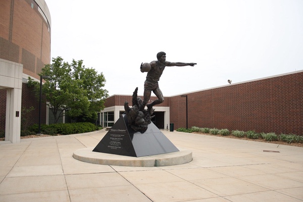Magic Johnson statue in East Lansing.